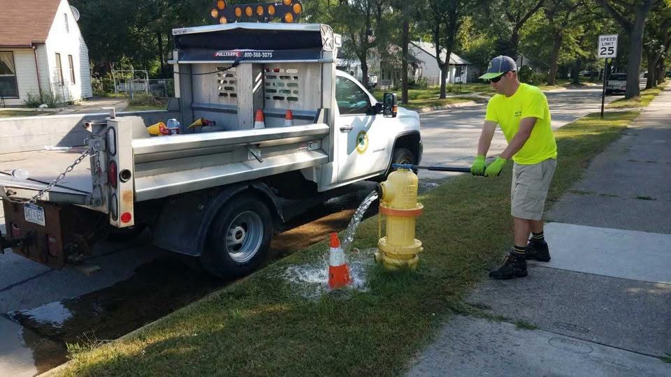 hydrant%20flushing.jpeg